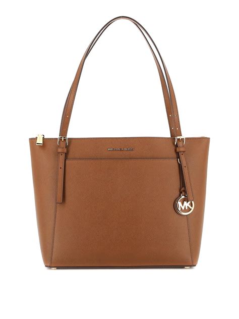 michael kors handtas voyager|Michael Kors large saffiano tote.